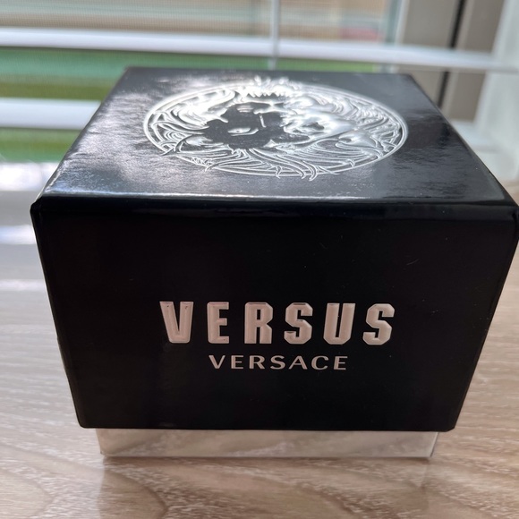 Versus byVersace Ladies Gold Watch - Picture 10 of 16